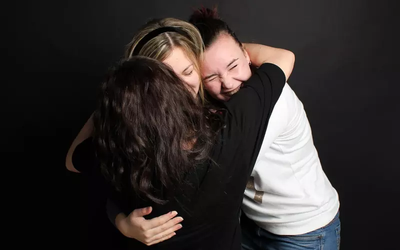 友谊篇：三个人的友情，犹如“出轨的”爱情