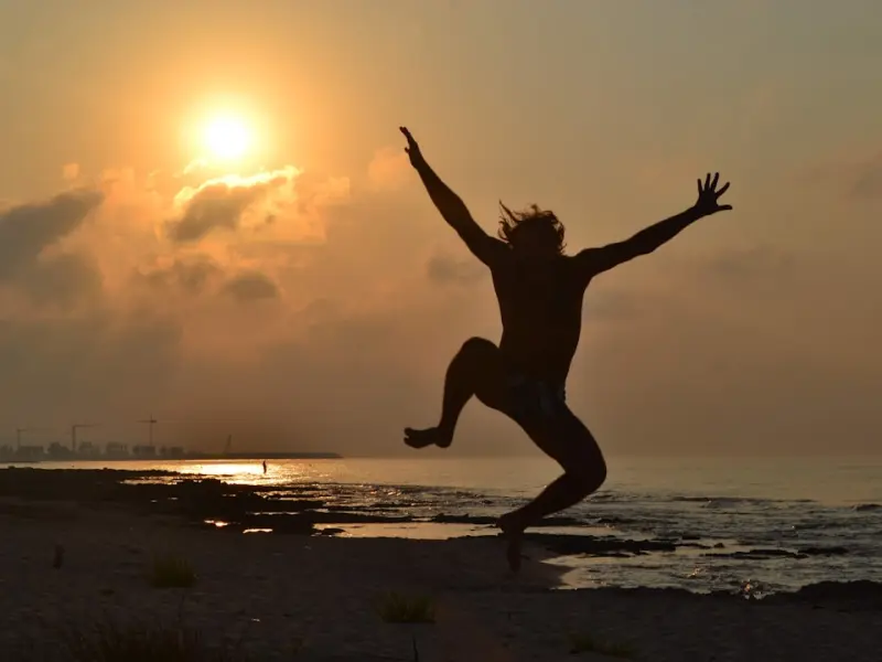 “离婚吧！”——注意了，对方的承受力已经到达限了！这个三字是婚姻走到了一个危险期的信号！处理不好，真的可能用不了多久就“分手“了