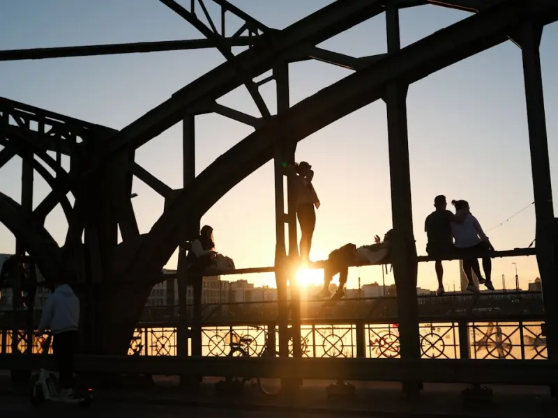 “离婚吧，房子归你，孩子归我”：一个处理过400件离婚案件的律师，揭露了婚姻的残酷真相……