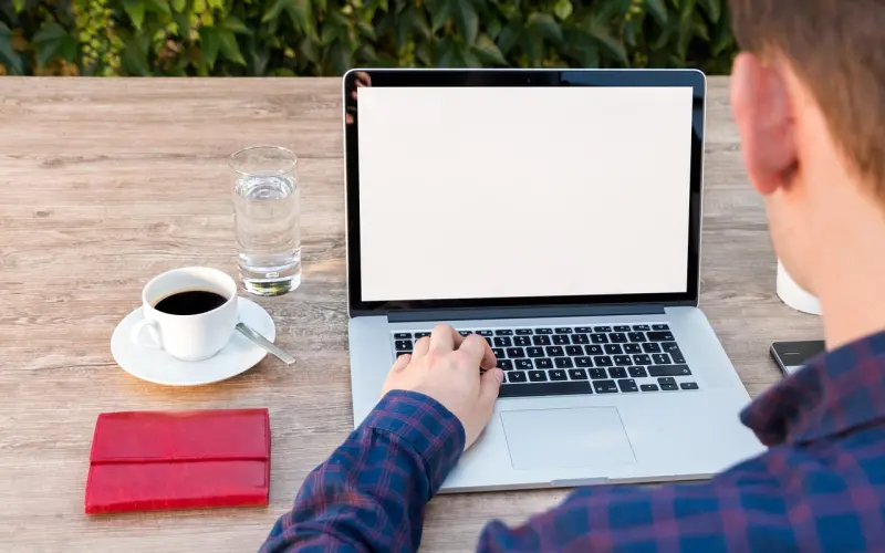 姑娘，愿有一天你嫁人是因为爱情