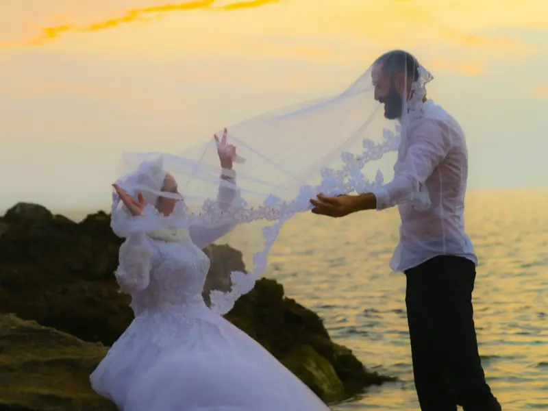 《调戏百合姐的1万种方法指南》酷爱来调戏人家吧~