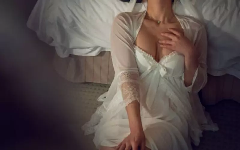 婚外情的他问我在干嘛呢(婚外情他被发现了还和我联系)