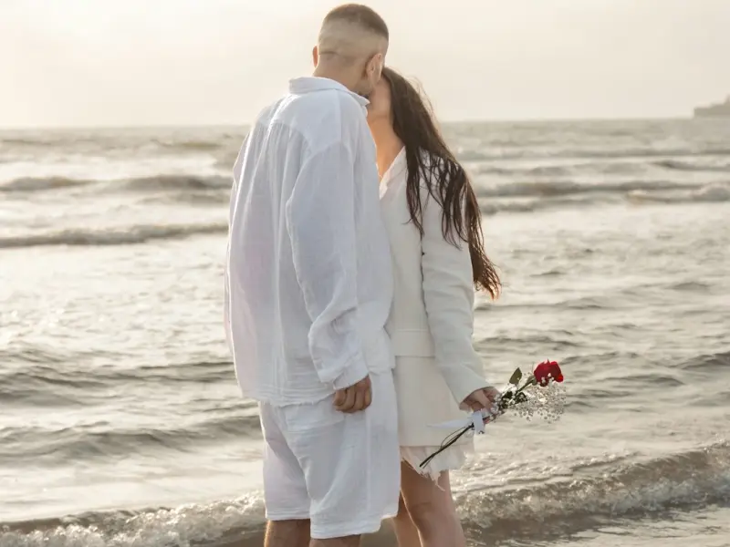 分手后他和前女友在一起了，我该怎么去挽回，我真的很爱他