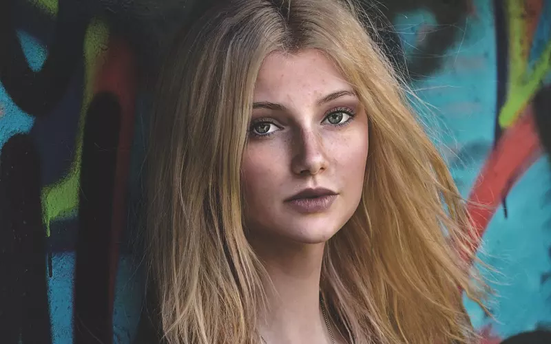 他有个缠人的前女友，聪明的女孩该怎么做