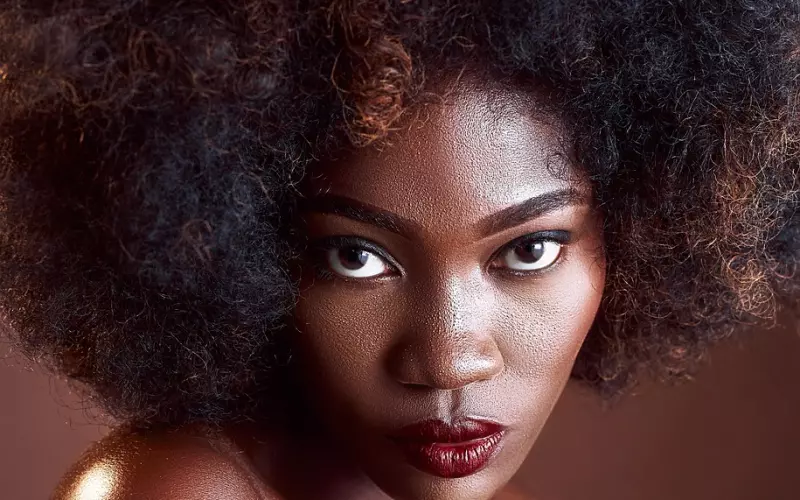 他有个缠人的前女友，聪明的女孩该怎么做