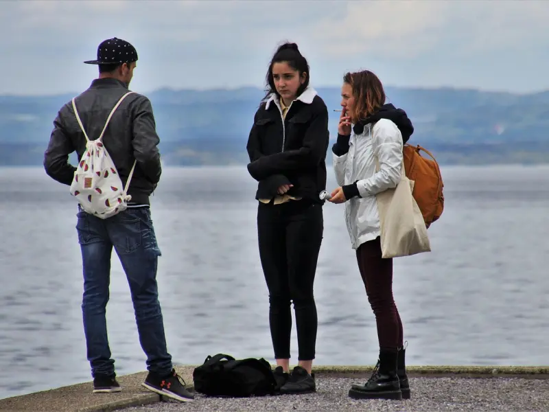 他突然结婚，我从女友变成小三该怎么办？