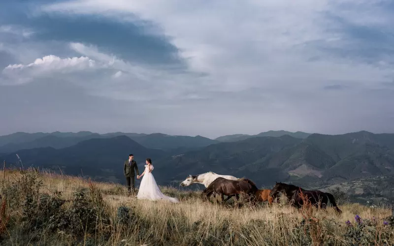 老公出轨女人如何挽回老公？学会这三招，让婚姻维持的更加长久  事实上很多男士的婚后出轨，一般 由于对吃穿住行的枯燥乏味，或者一时