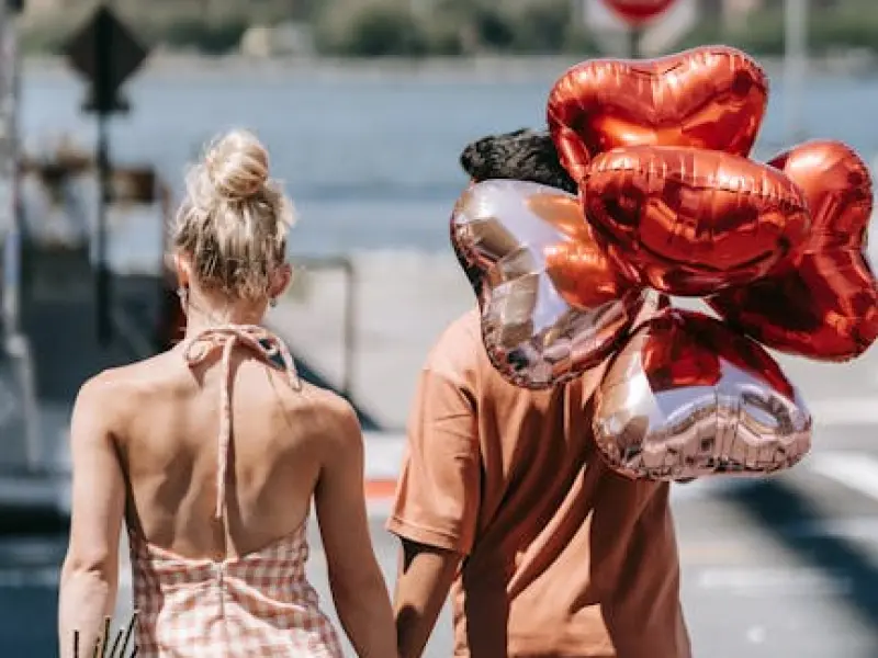 女人出轨后怎样才能挽回男人的心(如何挽回一个出轨女人的心)