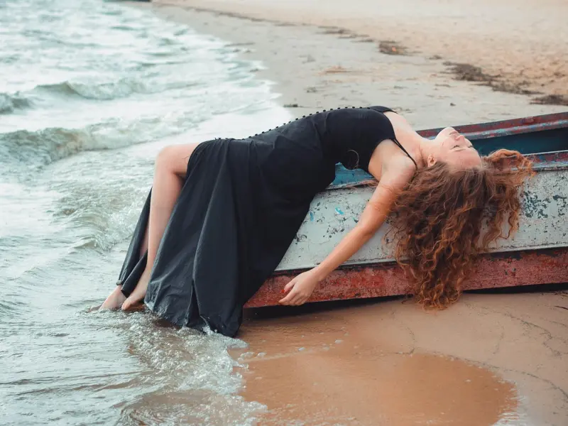 ——“接吻如何色的彬彬有礼？”