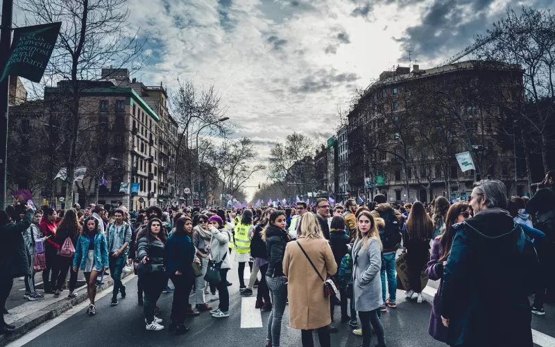 怎么从表现看出老公精神出轨？