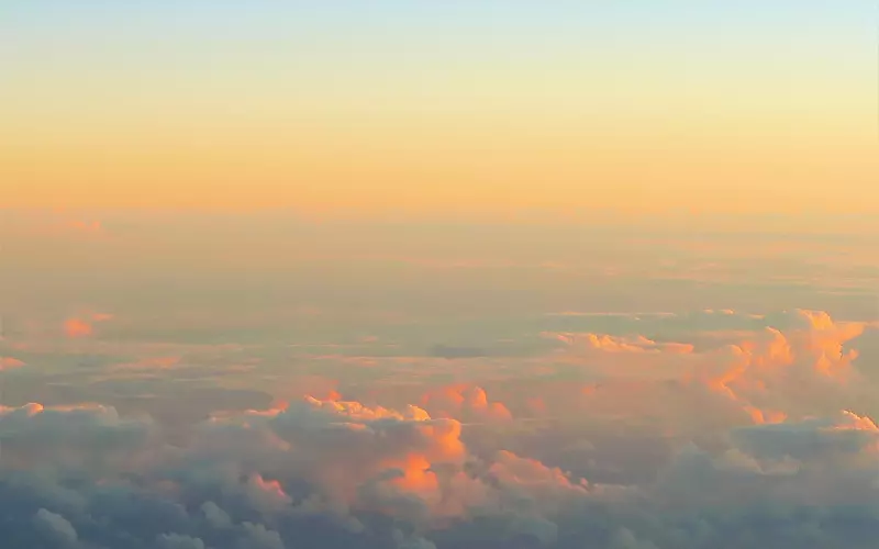 一个男人到底爱你有多深，从亲吻的方式中便能看出