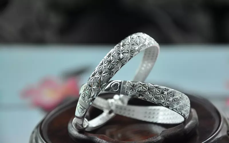 分手20天男生心里是什么感觉，和女生都有哪些区别