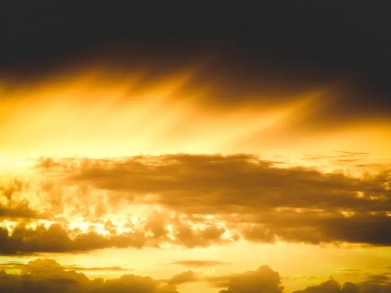 分手后男友时不时联系我是什么心态？