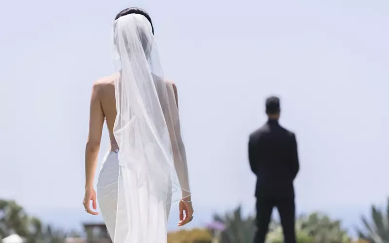 已婚女性是怎么看待无性婚姻(无性姻缘要不要离婚)