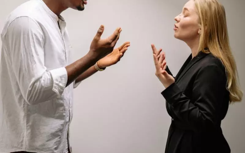 吵架了怎么让男人跟你主动认错