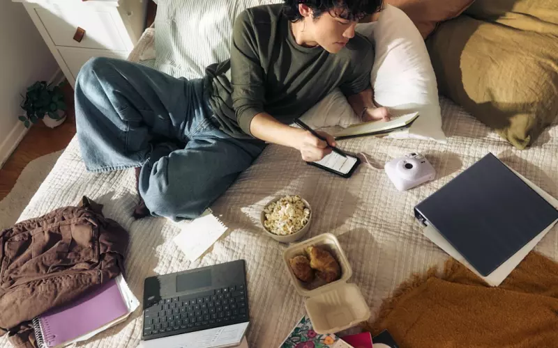 天蝎男主动找前任的表现(女人坦然谈起前任的前男友)