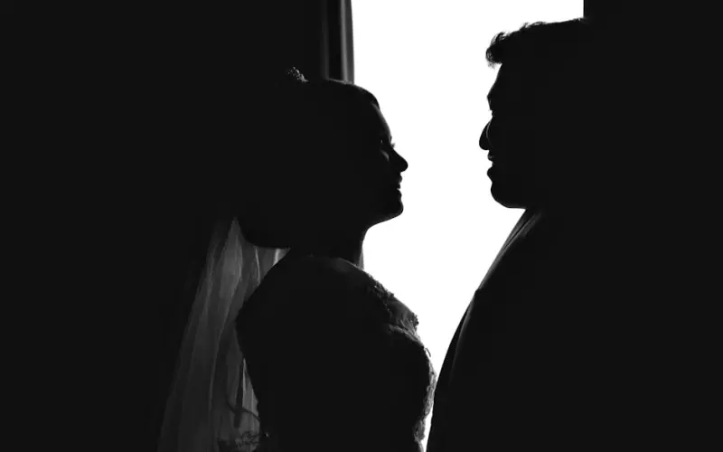 原配如何走出老公再次出轨的阴影(老公出轨原配该怎么做离还是留)