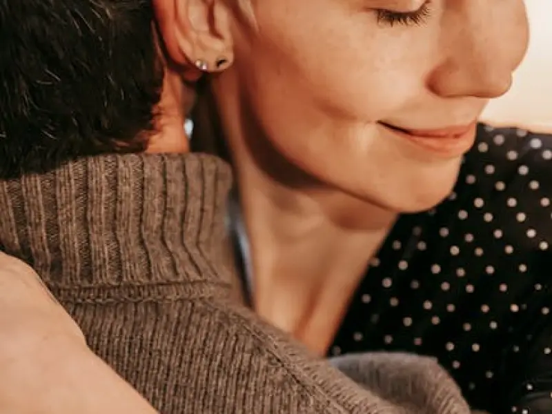 男友说有别的女生向他告白是什么心态