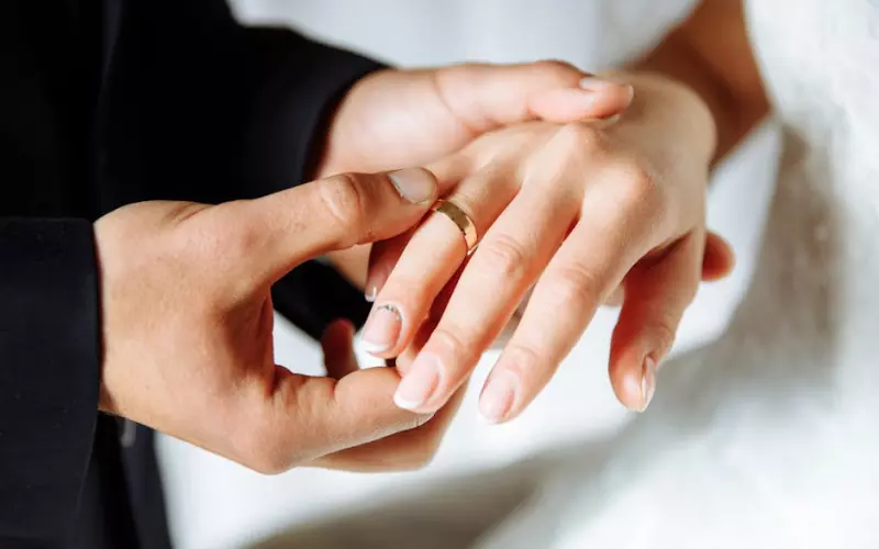 夫妻之间无爱婚姻能坚持多久(无性婚姻离婚的危害)