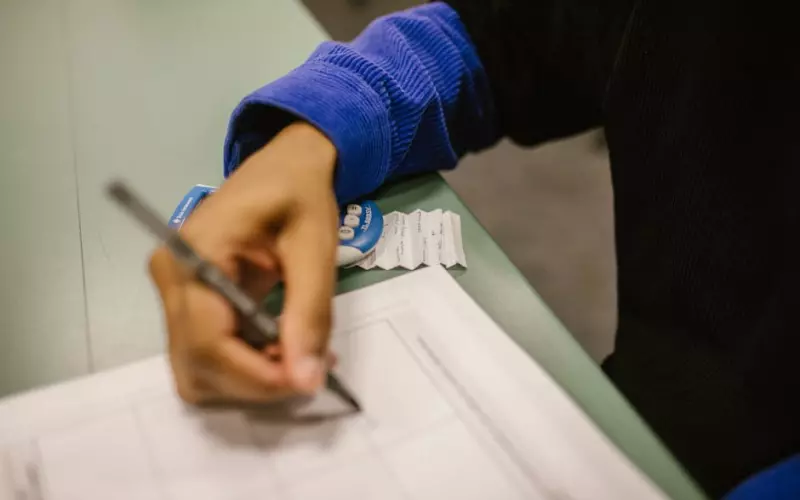 出轨被原谅的婚姻能坚持多久(出轨后的婚姻该原谅吗还能挽救吗)