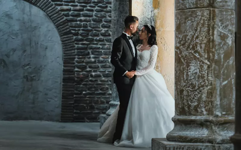 有多少夫妻，在外是爱人，回家变仇人？