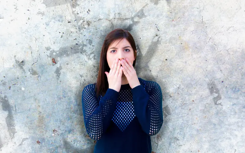 男人有多在乎你，他的身体语言从不会撒谎！