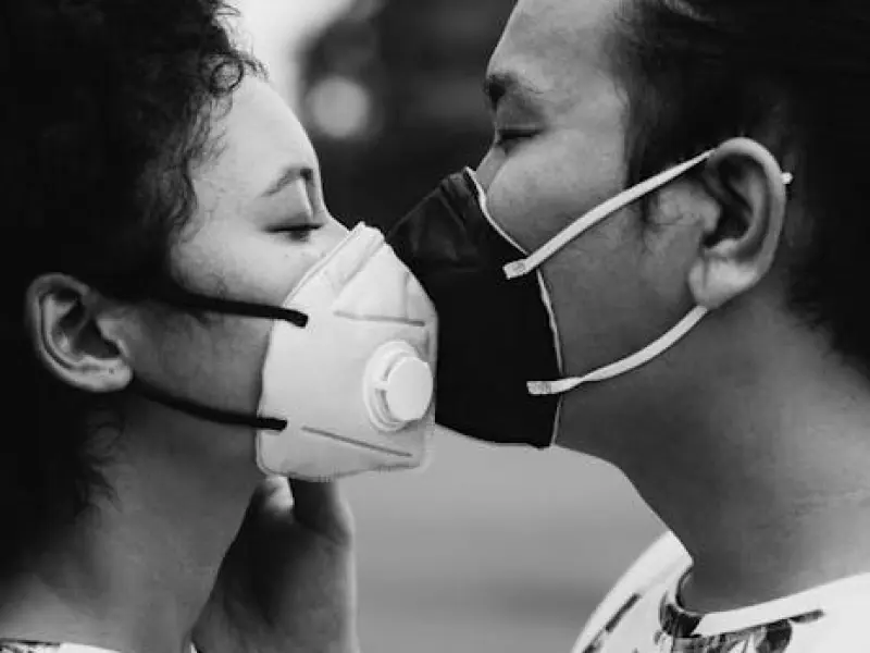 一个男人有多爱你，看他怎么亲你就知道了，很准的