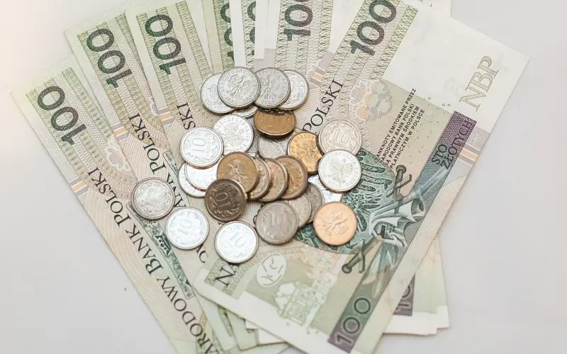 要攒多少钱你才愿意结婚？各年龄段爱情金钱观大调查