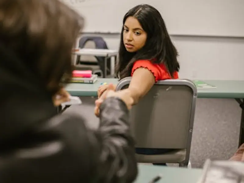 老公出轨女人该怎样挽回？挽回婚姻最聪明的方法