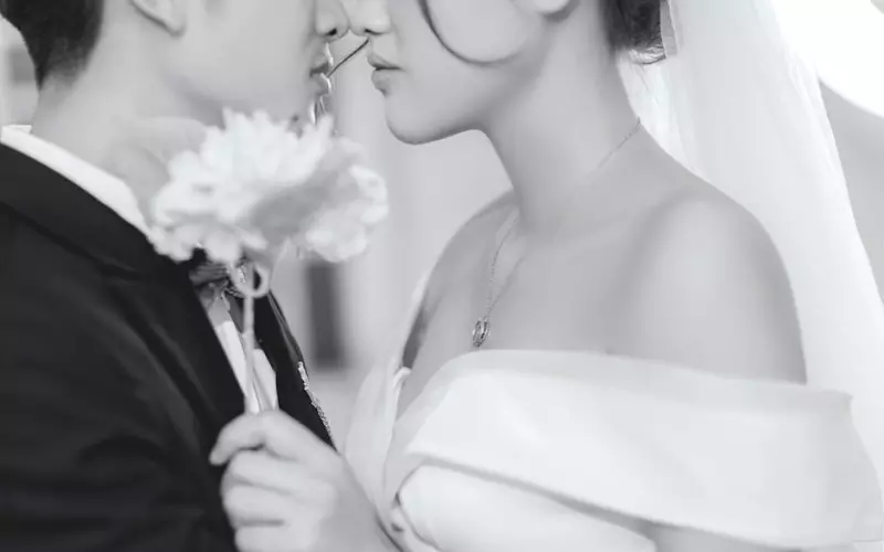 女人出轨了该怎么挽救婚姻状态(女人出轨了该怎么挽救自己的婚姻)