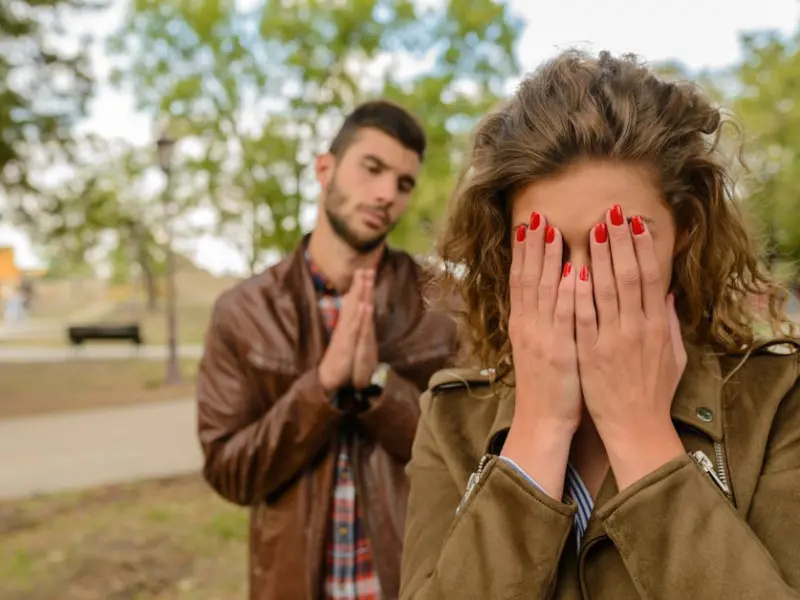 怎么跟男朋友道歉挽回爱？情感咨询师教你成功挽回