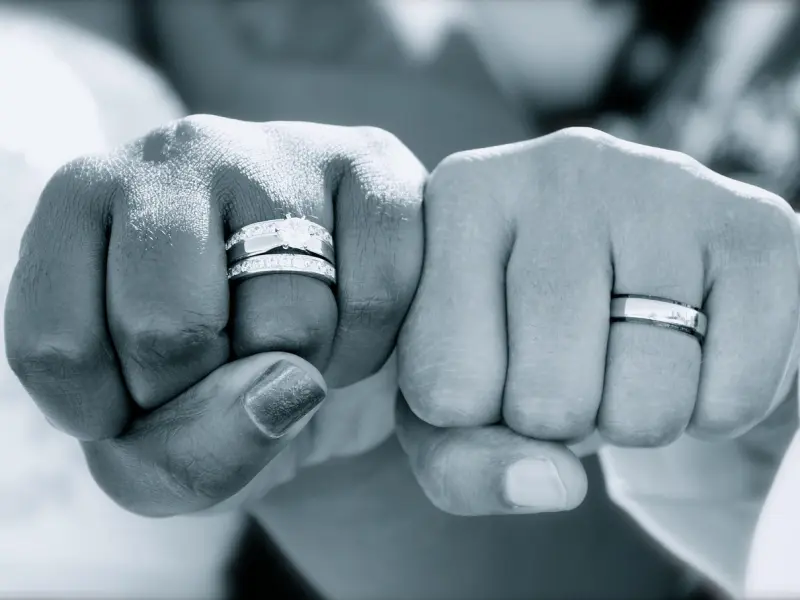 如何成为他离不开的女人？挽回婚姻的六件事