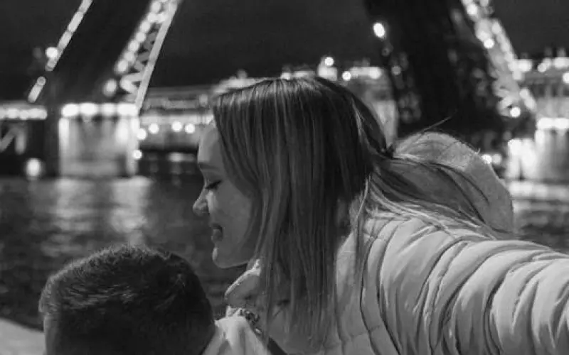 想要挽回男友应该怎么聊天(跟男友分手后怎么才能正确挽回他)