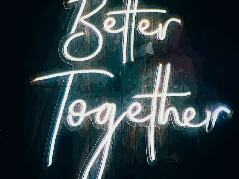 如何出轨老婆的心呢？怎么挽回老婆呢？不要摆出：反正你都出轨了对不起我