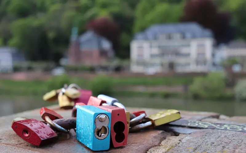 怎样自然的联系前男友