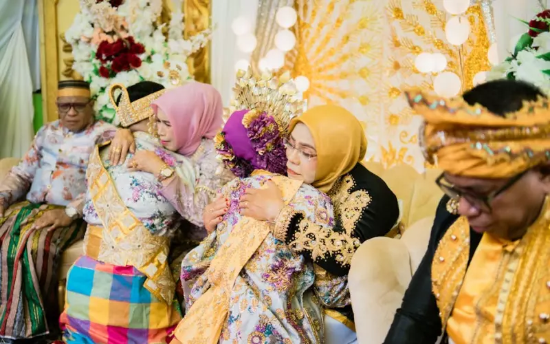 父母反对的婚姻该如何继续(父母比较反对的婚姻怎么解决)