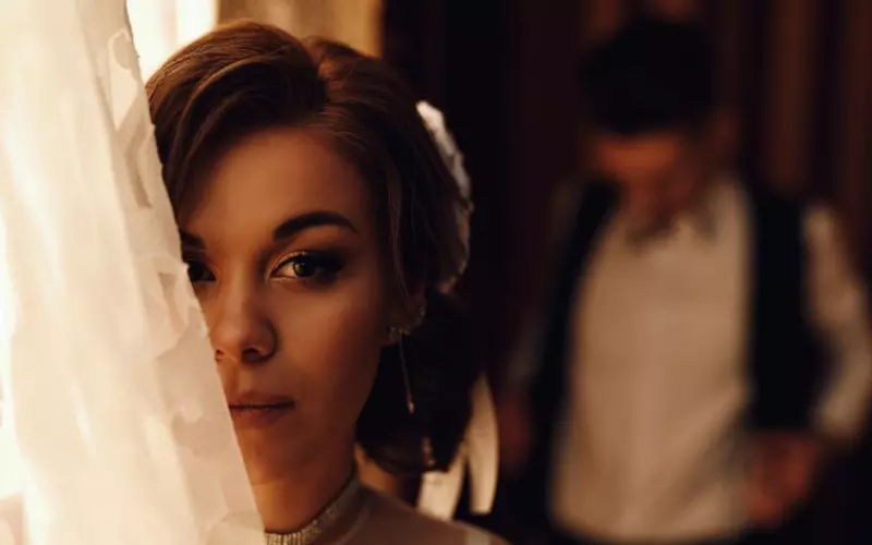 老公出轨怎么面对小三(老公出轨后如何对待小三)