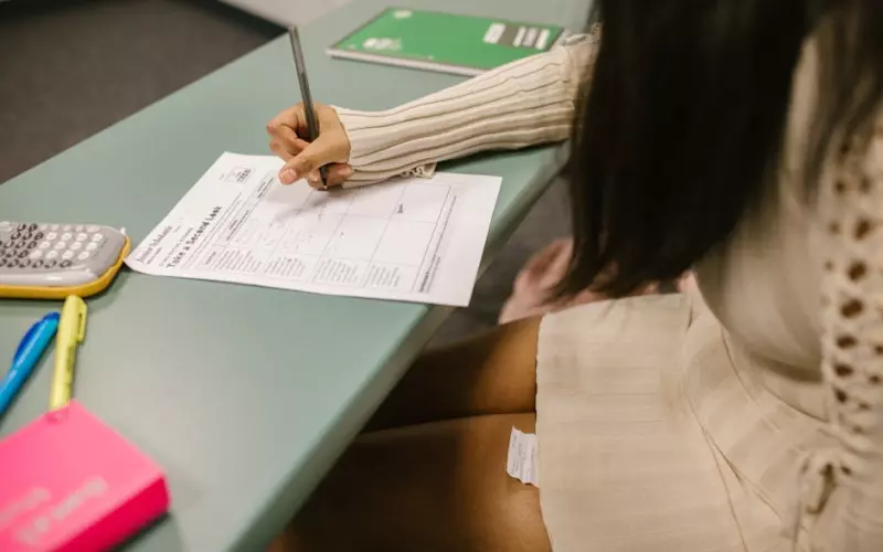 如何对待老公暧昧和出轨(发现老公出轨暧昧老婆应该怎么做)