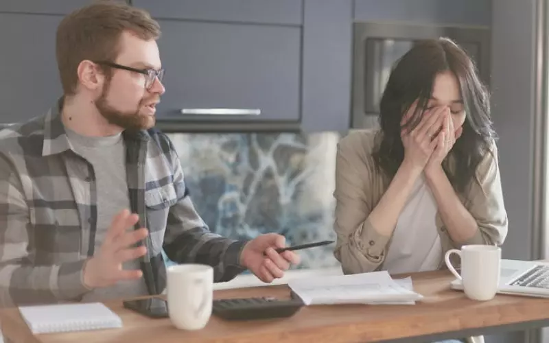 老公出轨后如何面对婚外情(为什么出轨老公不聊婚外情)