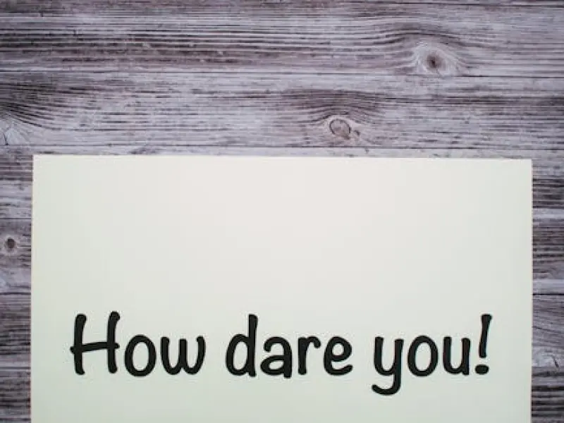 如何面对自我厌恶？  |  隔壁老王