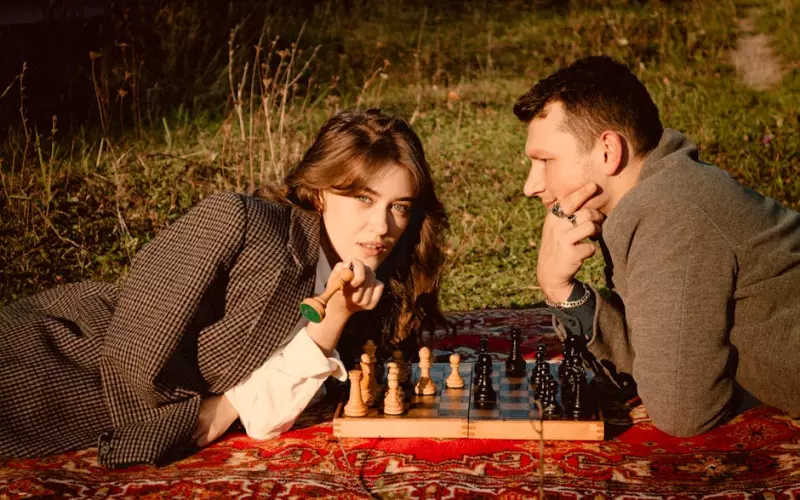 如何摆正婚外情对自己状态的影响(当婚外情发生聪明的男人如何止损)