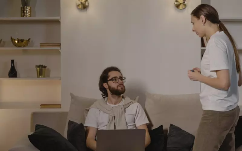 男人出轨如何处理小三问题(老公出轨了该怎么处理小三)