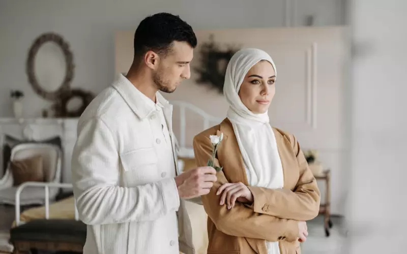 如何和老公相处不承认暧昧(老公跟别的女性暧昧应该怎么处理)