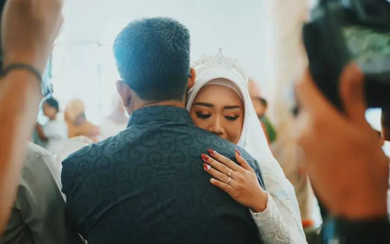 男方婚内出轨怎么挽回(婚内出轨怎么挽回老公)