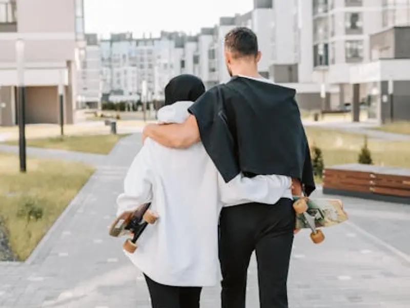 分手后如何跟男友复合：男友坚决要分手，你应该这样做来挽回