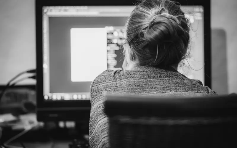 遭遇出轨怎样才能走出心里的阴影(如何摆脱被出轨的心理阴影)