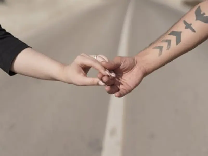 异地恋怎么维持感情，四个细节让你们感情更加牢固