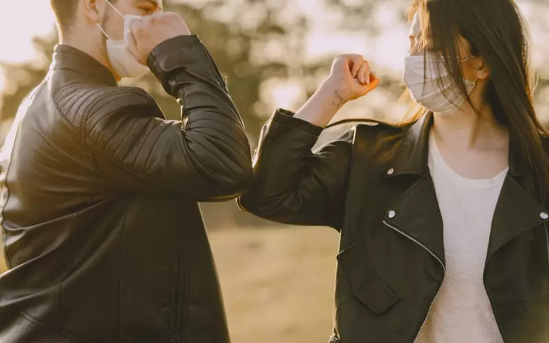 异地恋如何维持感情才能长久(异地恋感情出现危机怎么挽救婚姻)