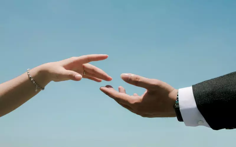 如何与前任保持正确的联系才有利于挽回?