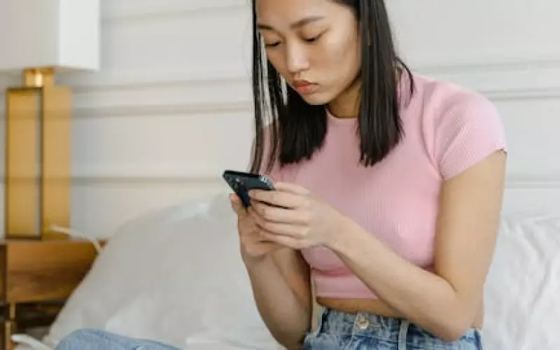 跟男朋友吵架了怎么和好，冷战后如何发第一句微信